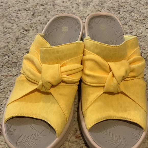 Yellow Heeled Sandals - Picture 2 of 4